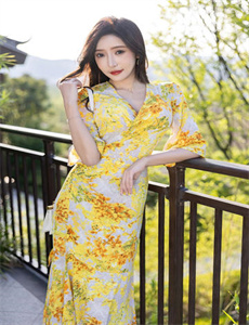 《超碰免费caopoin最新-抽插乳校服办公室老师》